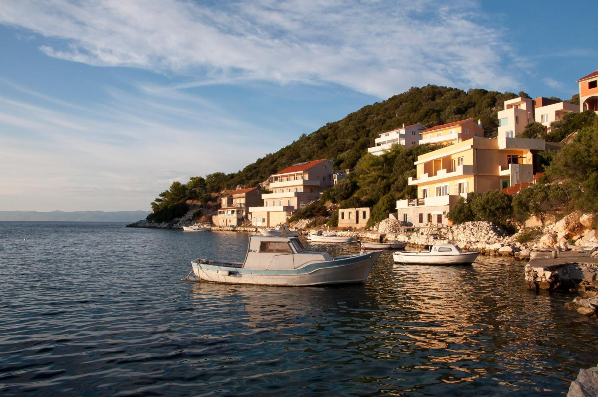Hropic Apartment Lastovo