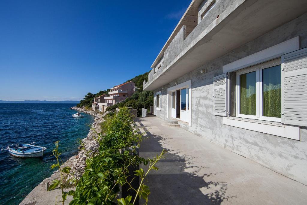 Hropic * Lastovo